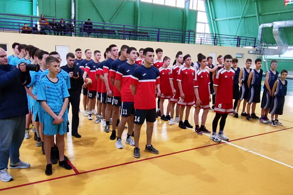 Команда ВСК "Барс" СОШ №1 приняла участие в баскетбольном турнире, приуроченном к 35-й годовщине вывода советских войск из Афганистана